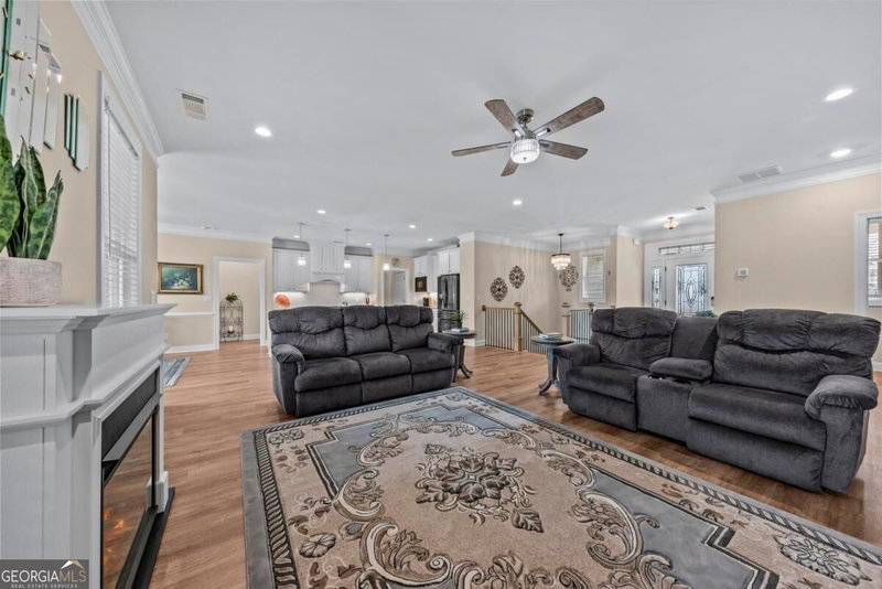Photo 11 of 1011 Lofter Place