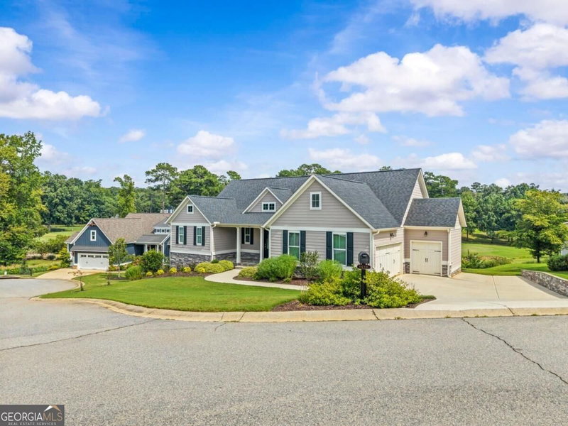 Photo 3 of 1011 Lofter Place