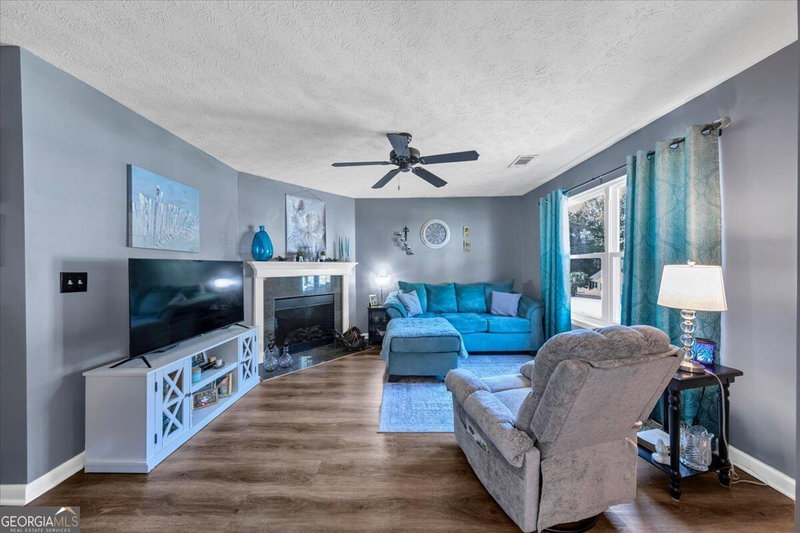 Photo 8 of 137 Gentle Breeze Court