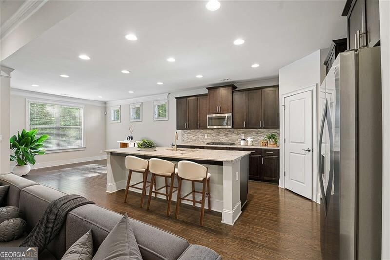 Photo 4 of 1810 Geranium Lane