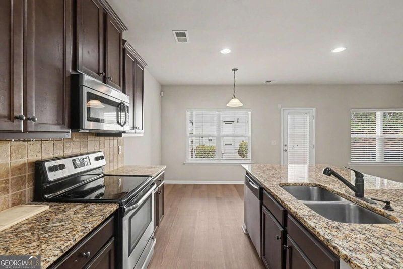 Photo 10 of 705 Barberry Drive