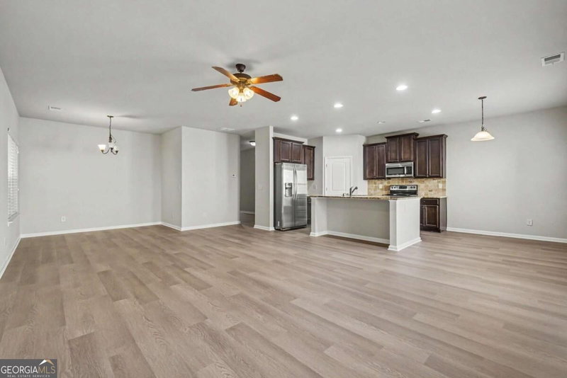 Photo 5 of 705 Barberry Drive