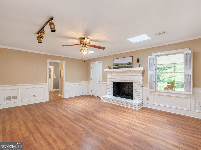 Photo 11 of 412 Ben Avenue