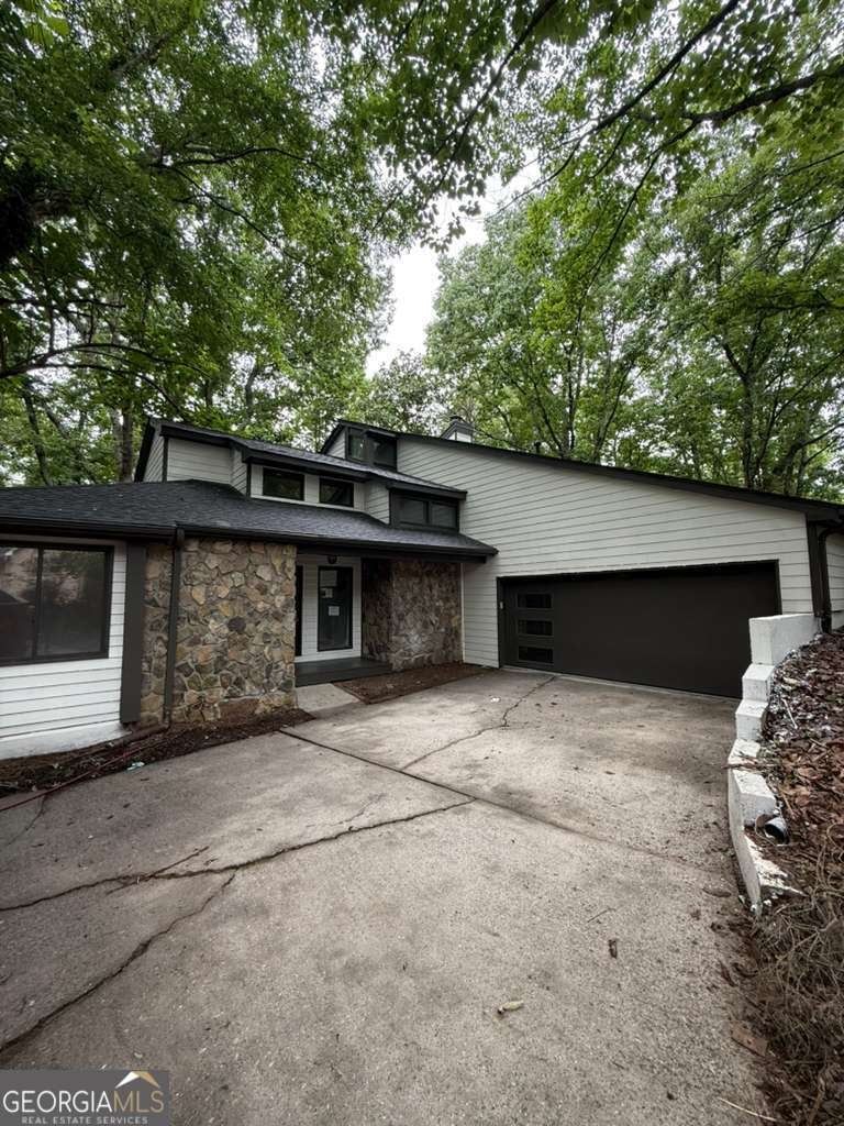 352 N Peak Drive