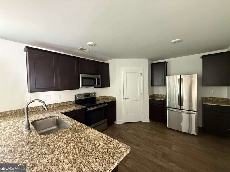 Photo 6 of 1104 Laflor Way