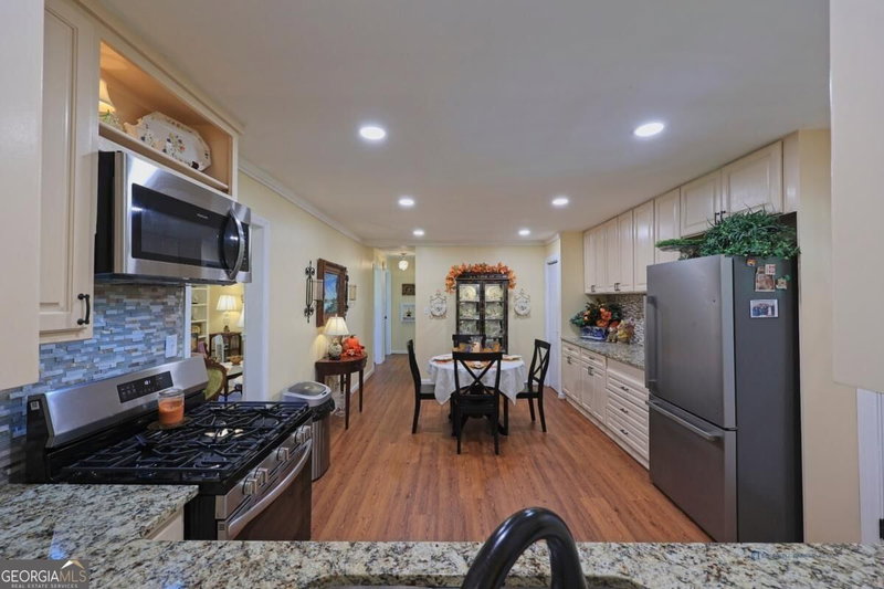 Photo 34 of 304 Mobley Street