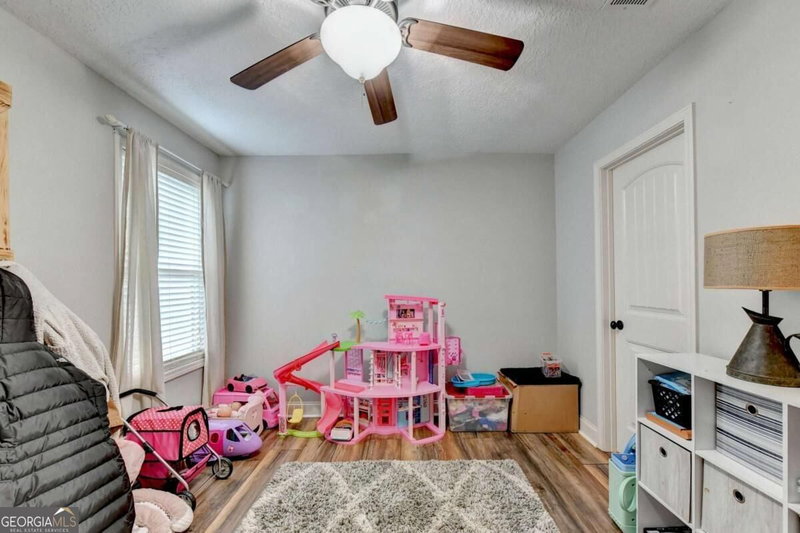 Photo 31 of 1052 Blakewood Court