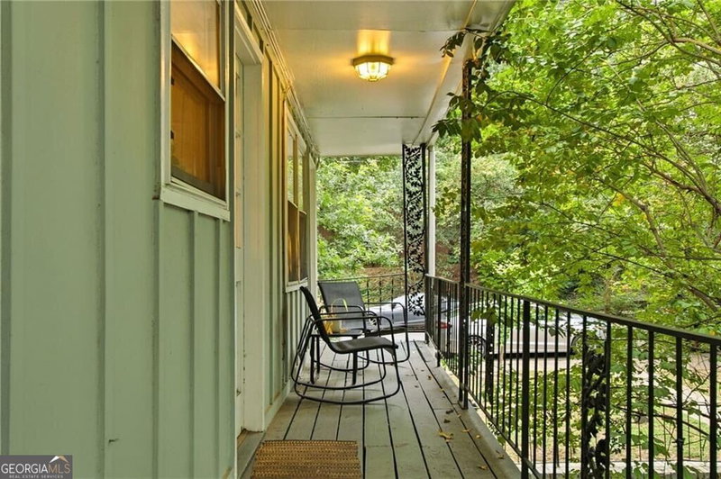 Photo 3 of 986 Greenwood Avenue NE #6