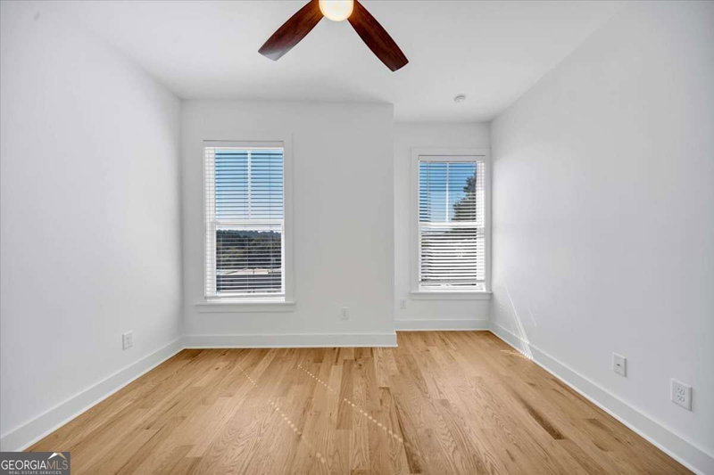 Photo 33 of 237 W Marietta Street