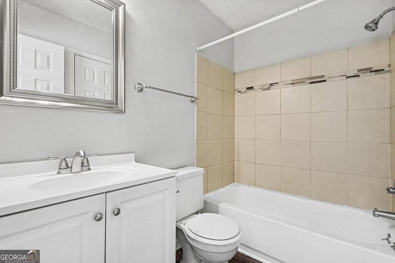 Photo 13 of 694 Waterview Drive