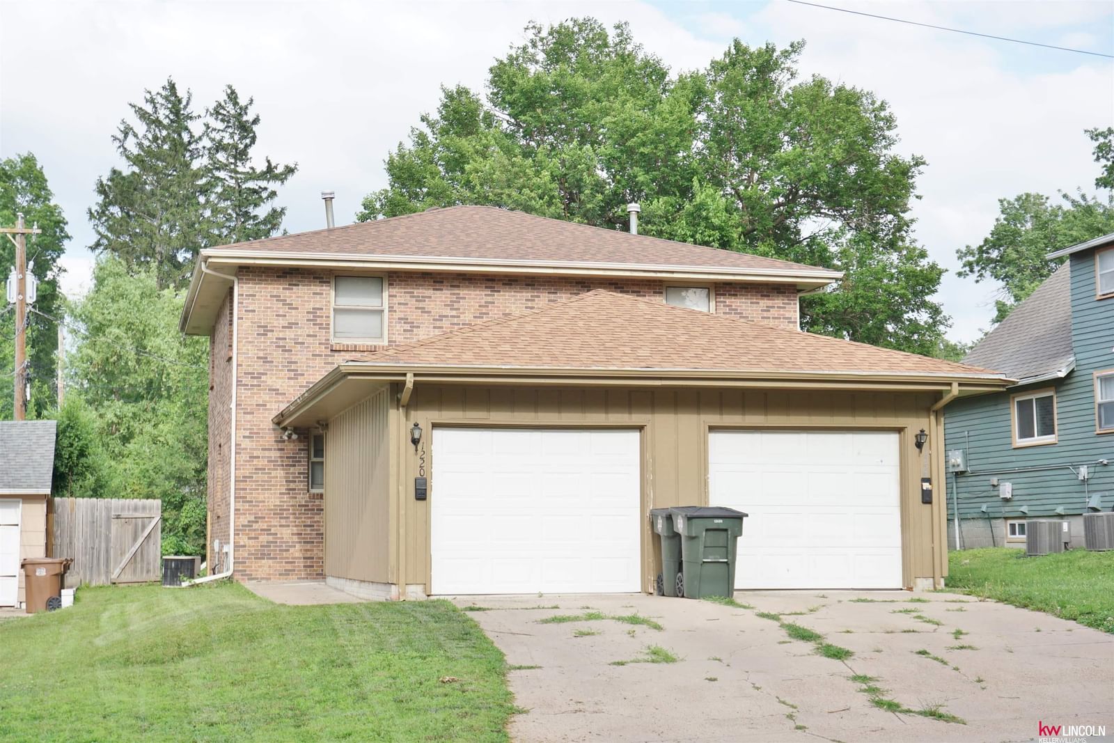 1220 S 32nd Street, Lincoln, NE 68510 — exterior front view