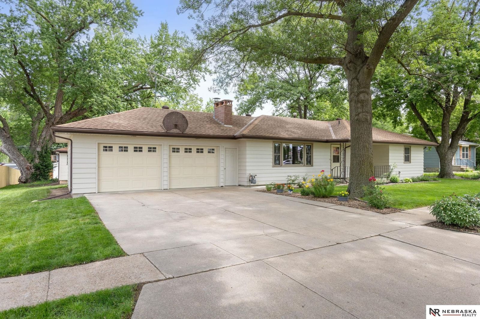 214 4th Street, Milford, NE 68405 — exterior front view