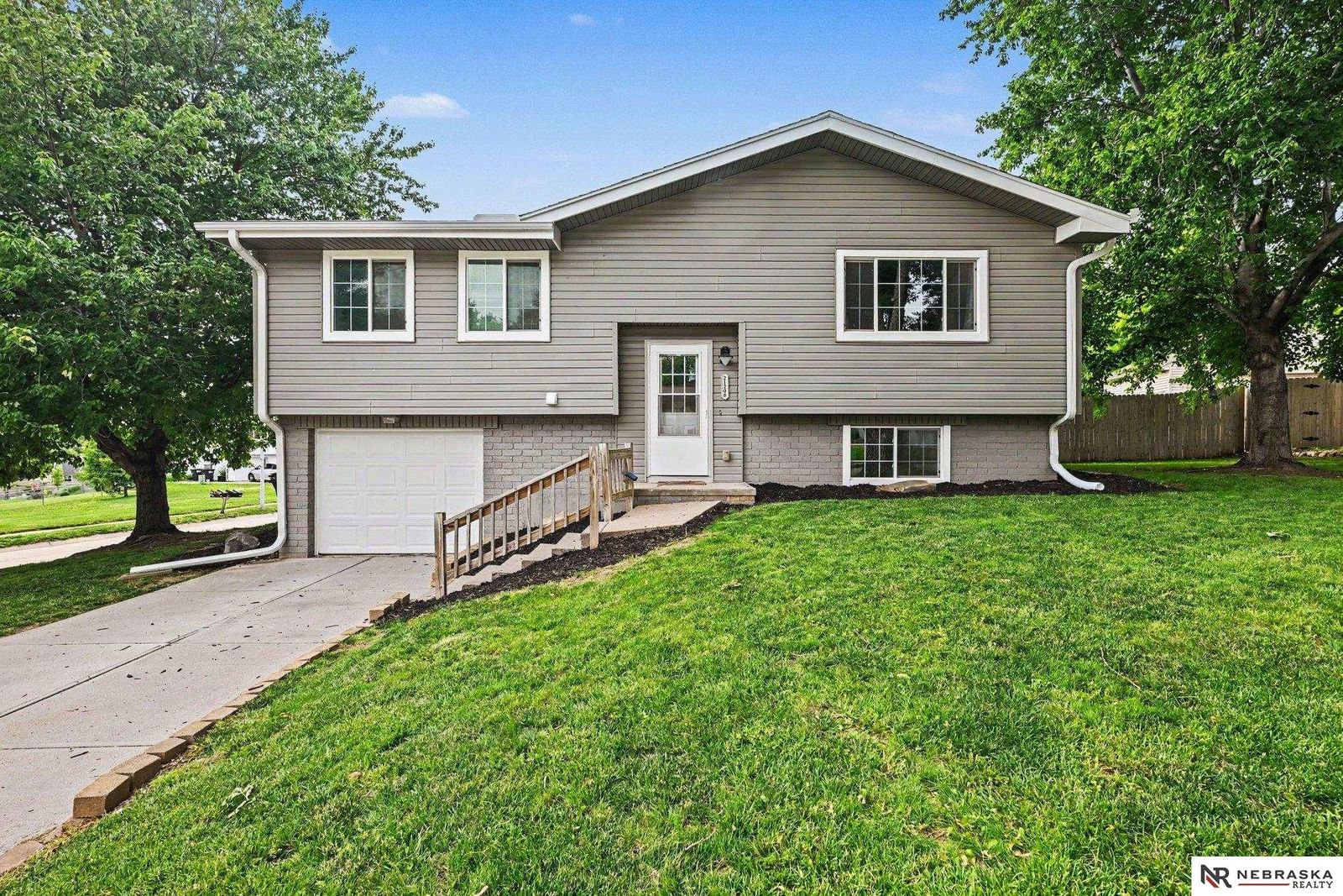 21208 Palomino Road, Omaha, NE 68022 — exterior front view
