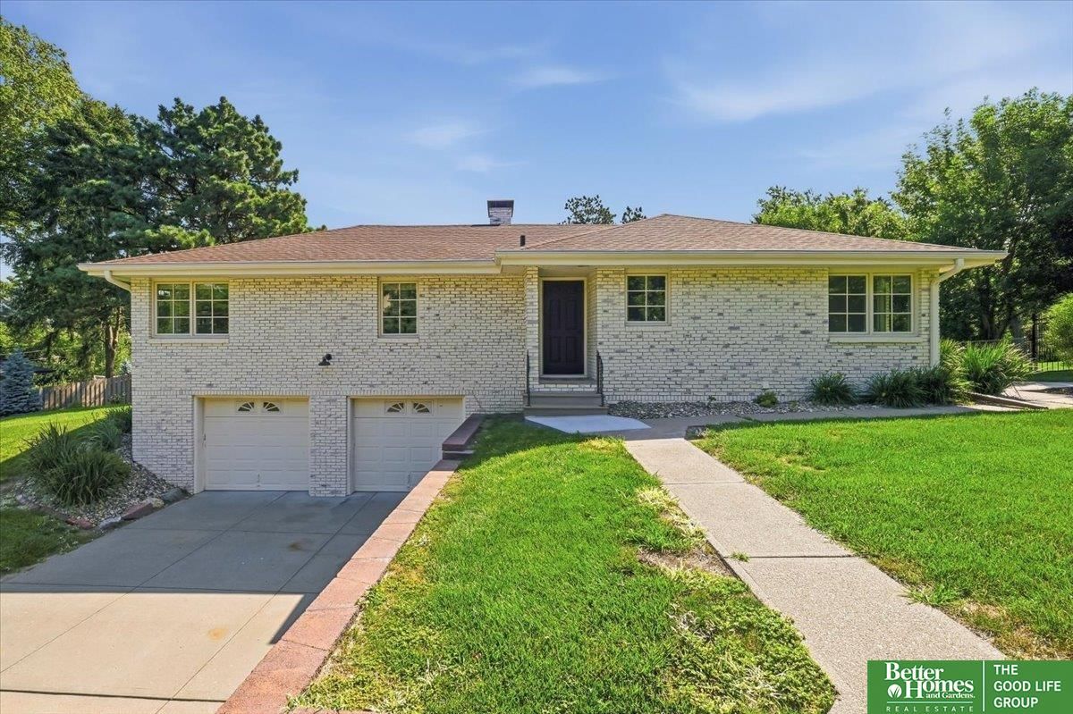2615 S 99th Avenue, Omaha, NE 68124 — exterior front view