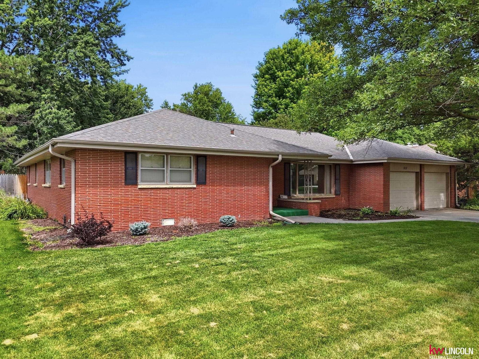 511 Lakewood Drive, Lincoln, NE 68510 — kitchen view
