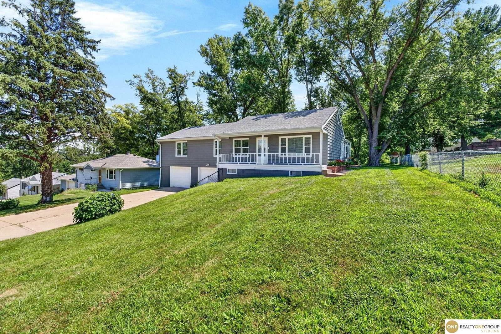 7629 Pinkney Street, Omaha, NE 68134 — kitchen view