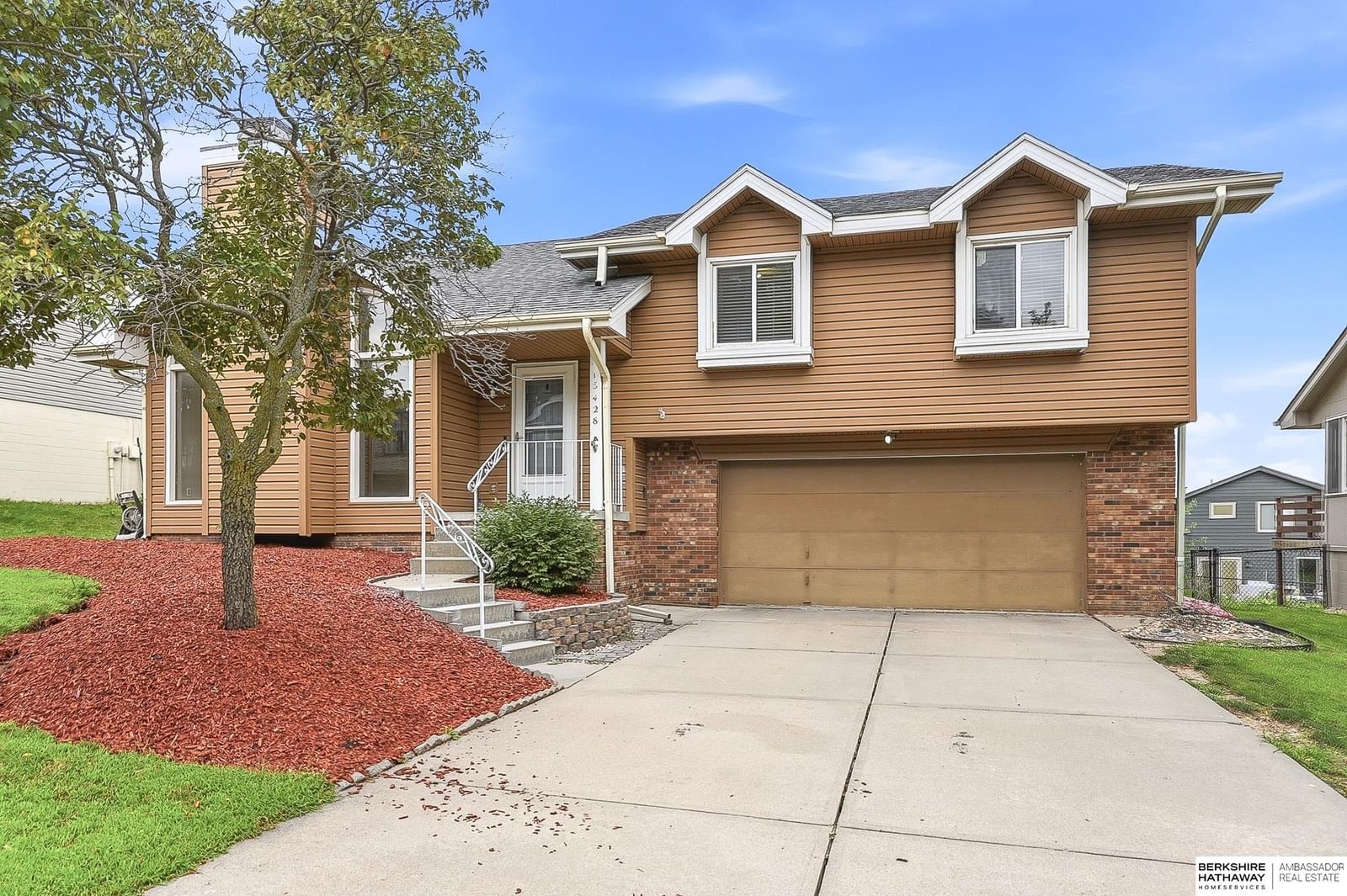 15428 Locust Street, Omaha, NE 68116 — kitchen view
