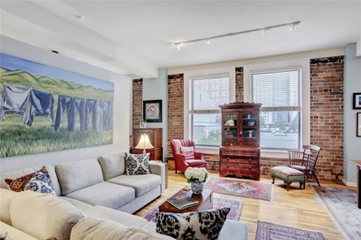 915 Franklin Street #3B