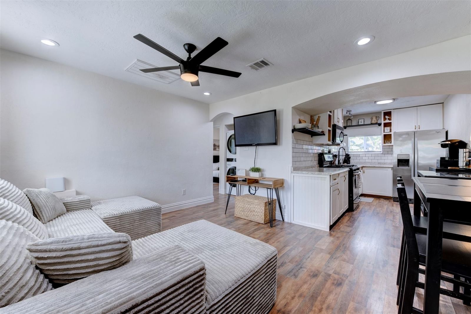 1121 Panama Street — photo 8