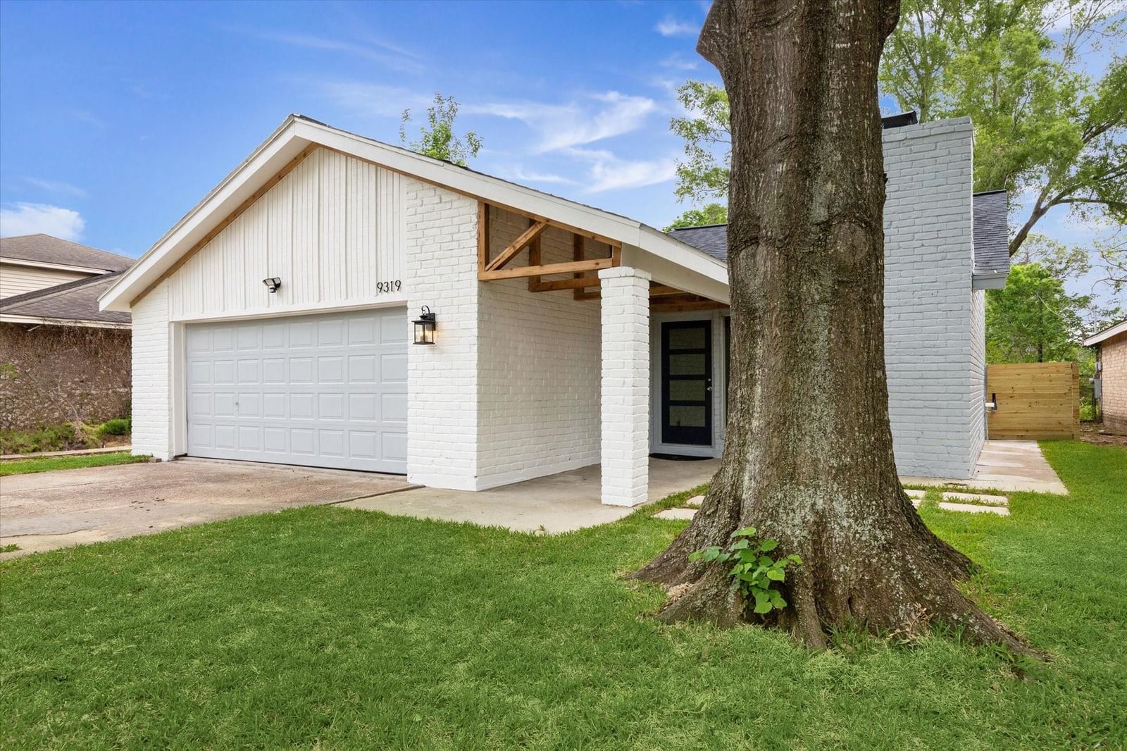 9319 Carousel Lane — photo 3