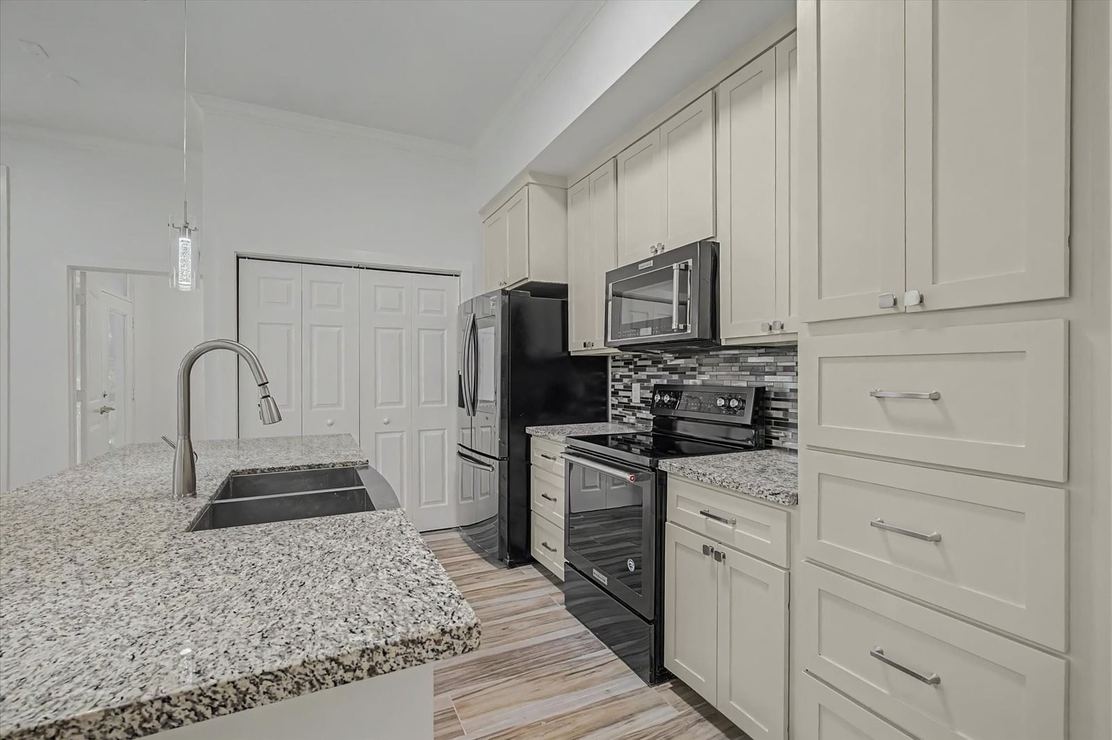 300 St Joseph Parkway #124 — photo 7