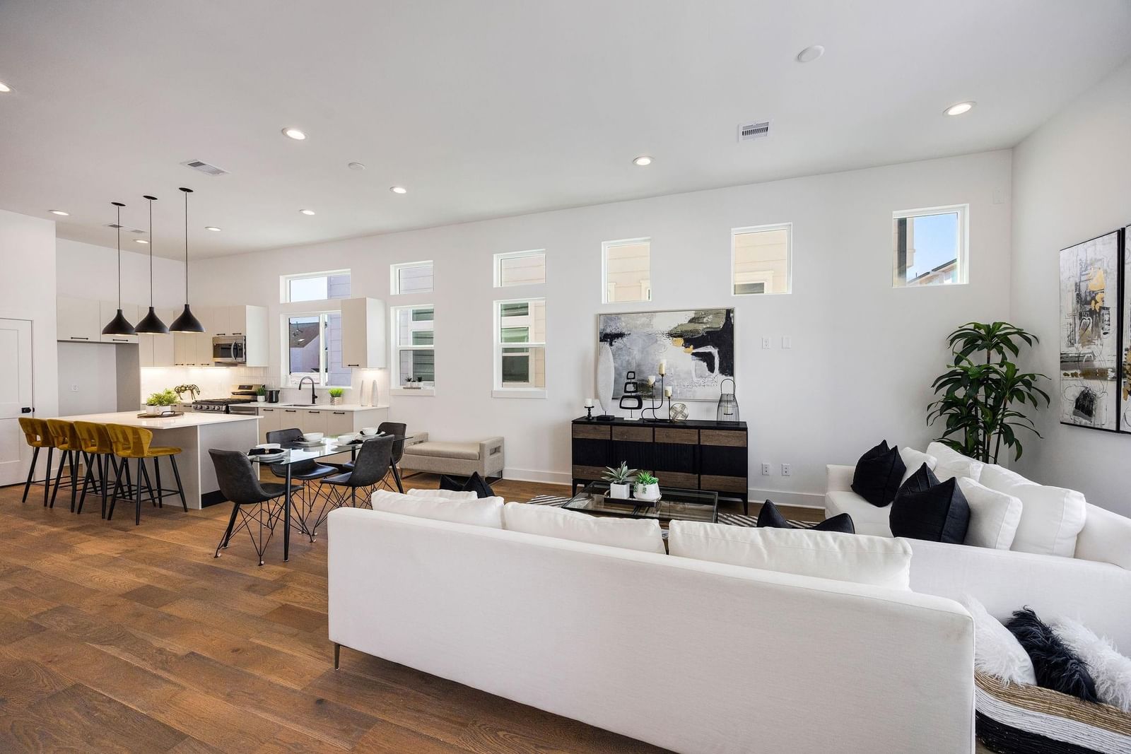 303 Marcella Street #F — photo 6