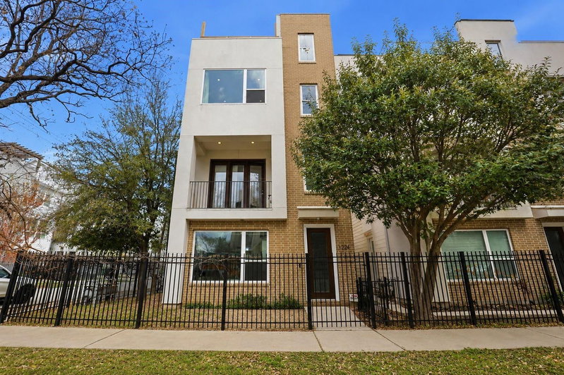 1224 Summer Street