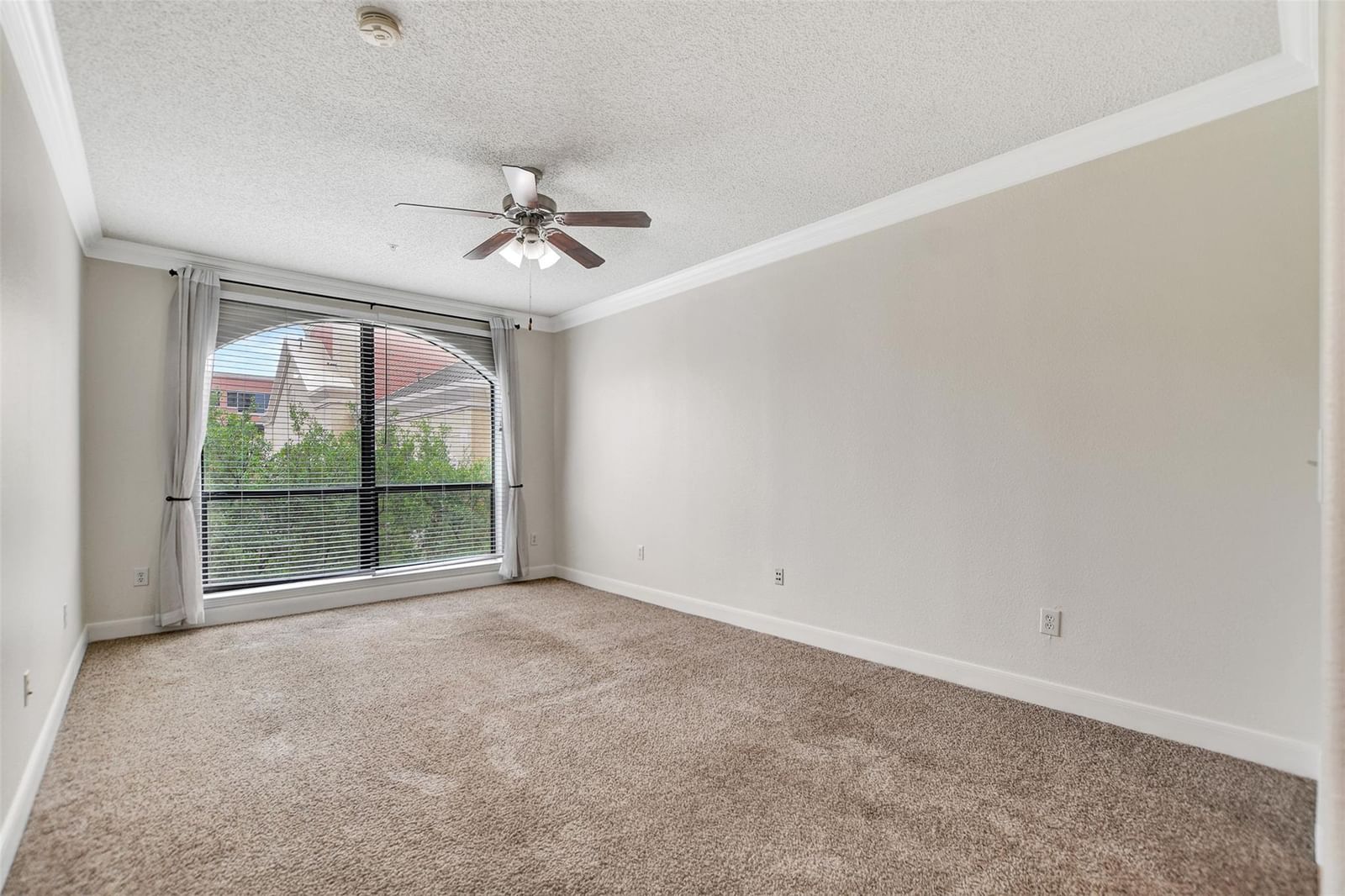 Property photo 5 of 36 for 2299 Lone Star Drive 526
