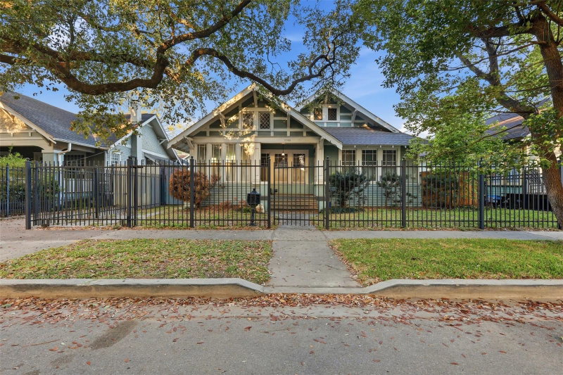 3308 Yupon Street