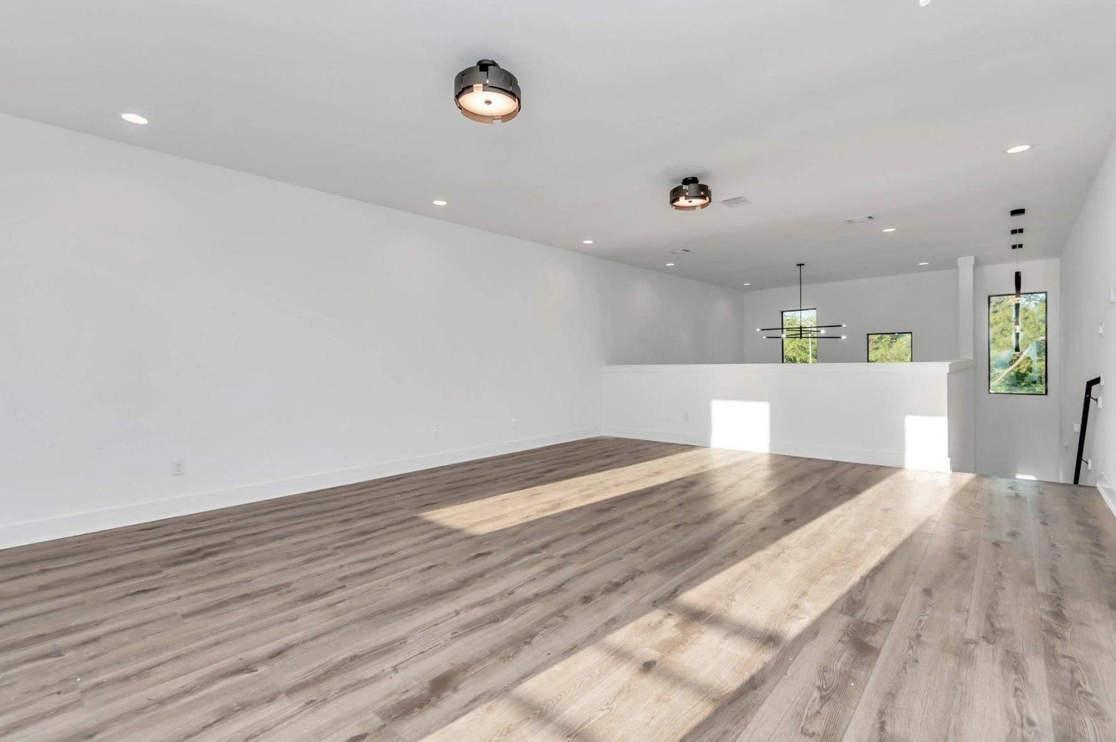 5609 Savyon Drive — photo 8