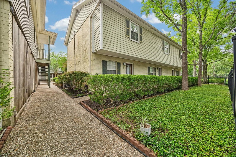 1603 Heights Boulevard #14