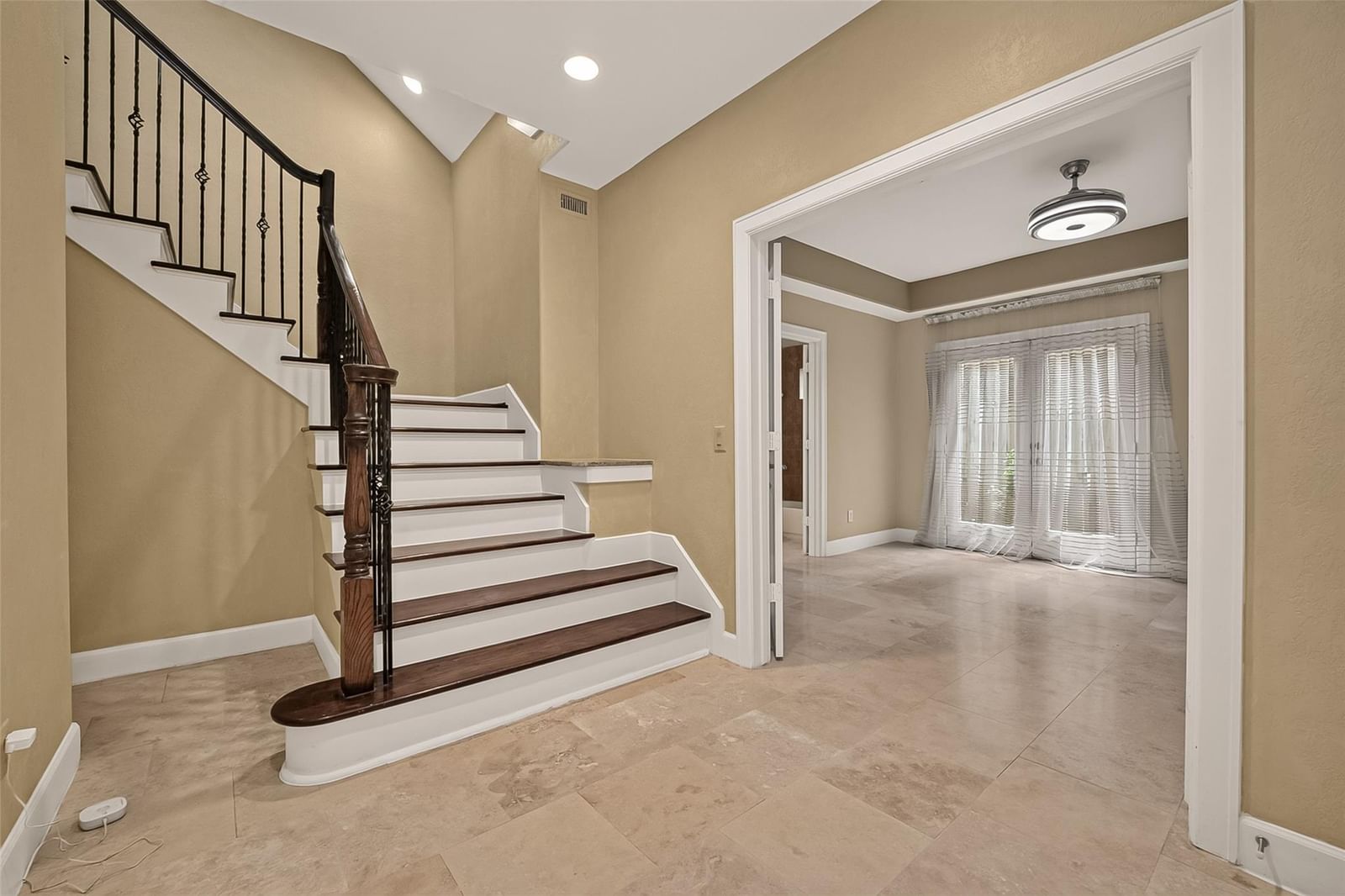 546 Bomar Street — photo 8
