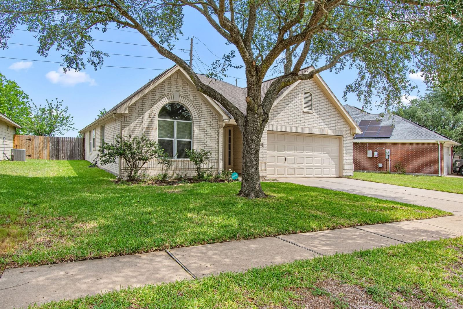 20314 Pomegranate Lane photo 2