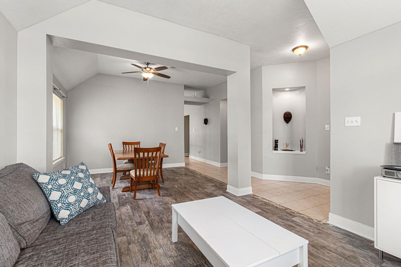 20314 Pomegranate Lane photo 5
