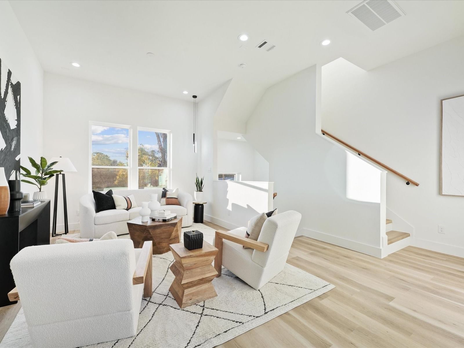 6633 - 6631 Katarani Drive — photo 9