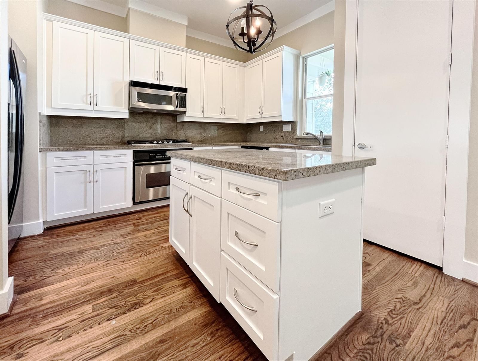 5220 Lillian Street - Photo 1