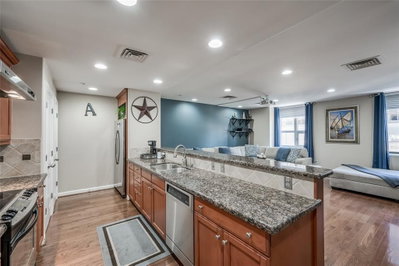 914 Main Street #1206
