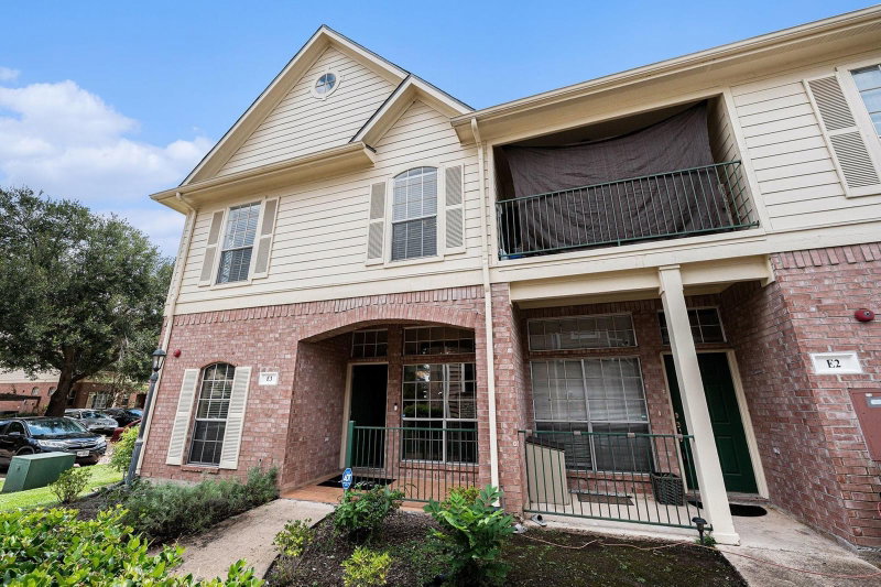 Home for sale: 2710 Grants Lake Boulevard E3