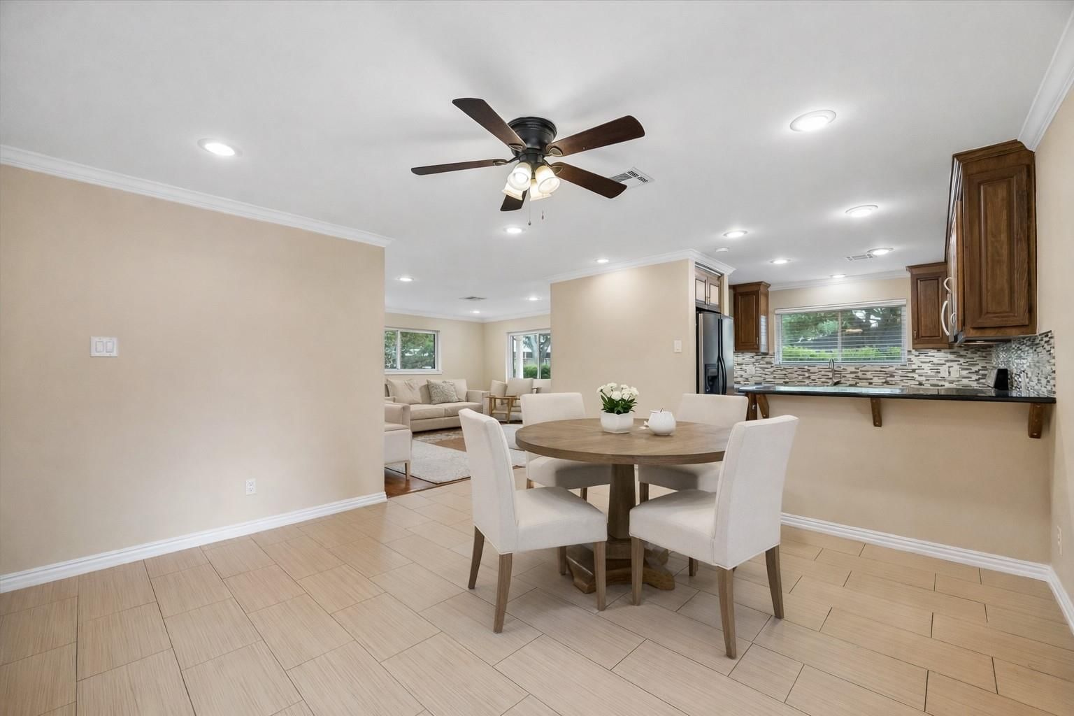 1607 Willowby Drive — photo 8