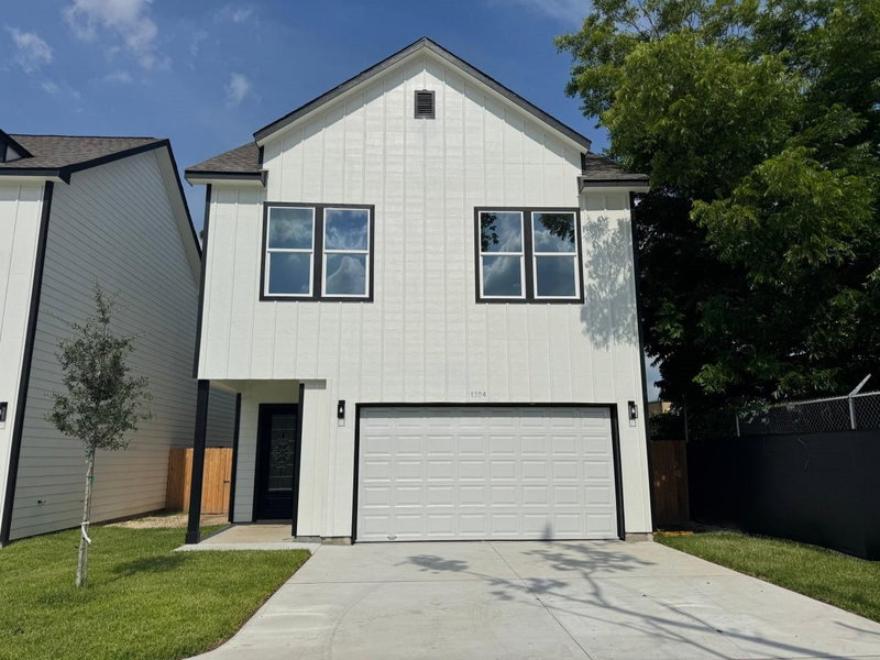 1304 Duff Lane