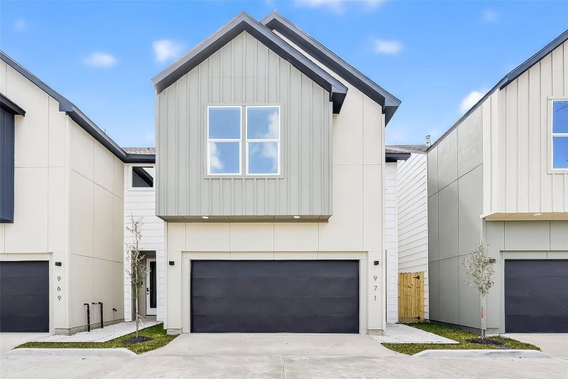 973 Highland Light Lane
