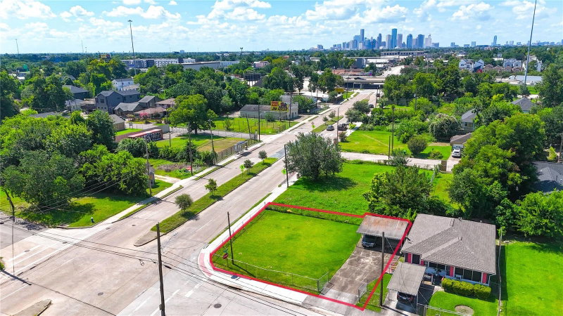 3227 Airline Drive
