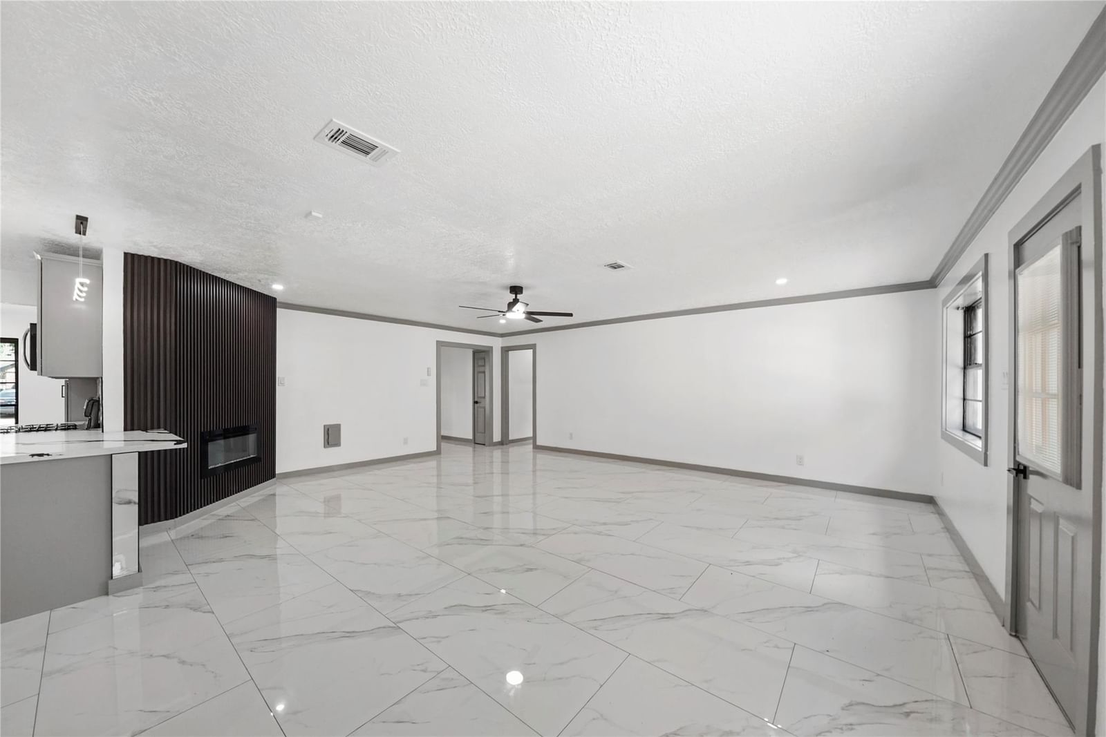 6011 Green Falls Drive — photo 8