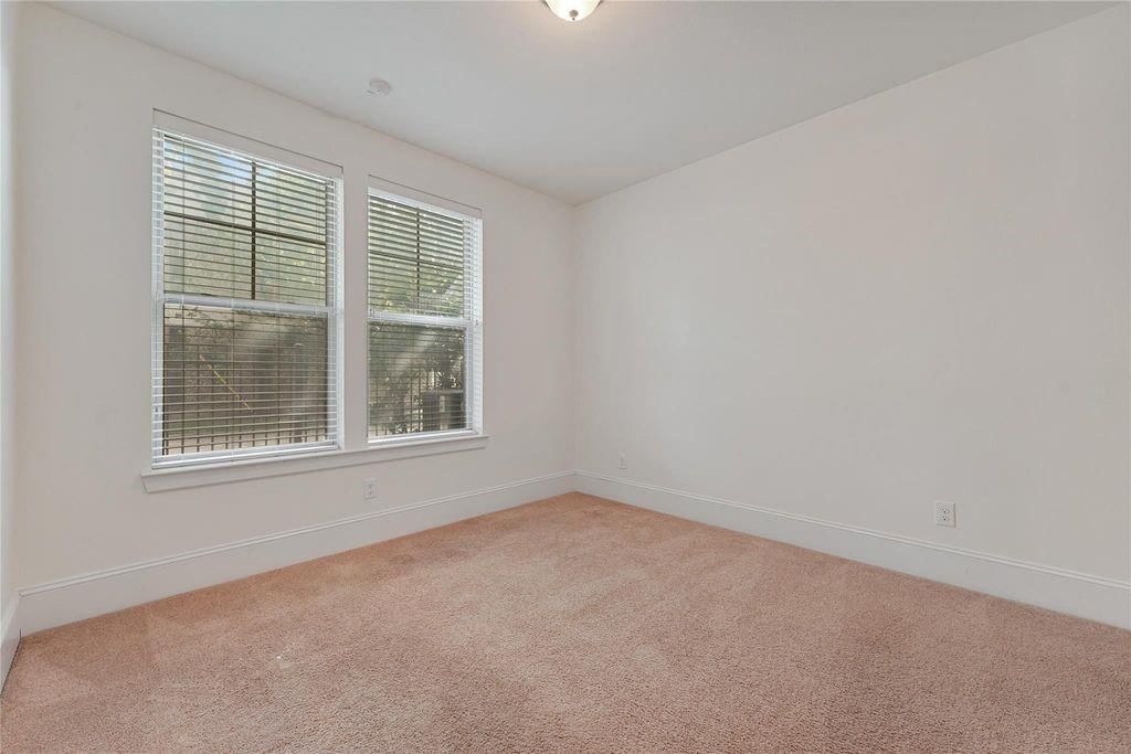 1820 Dennis Street — photo 8