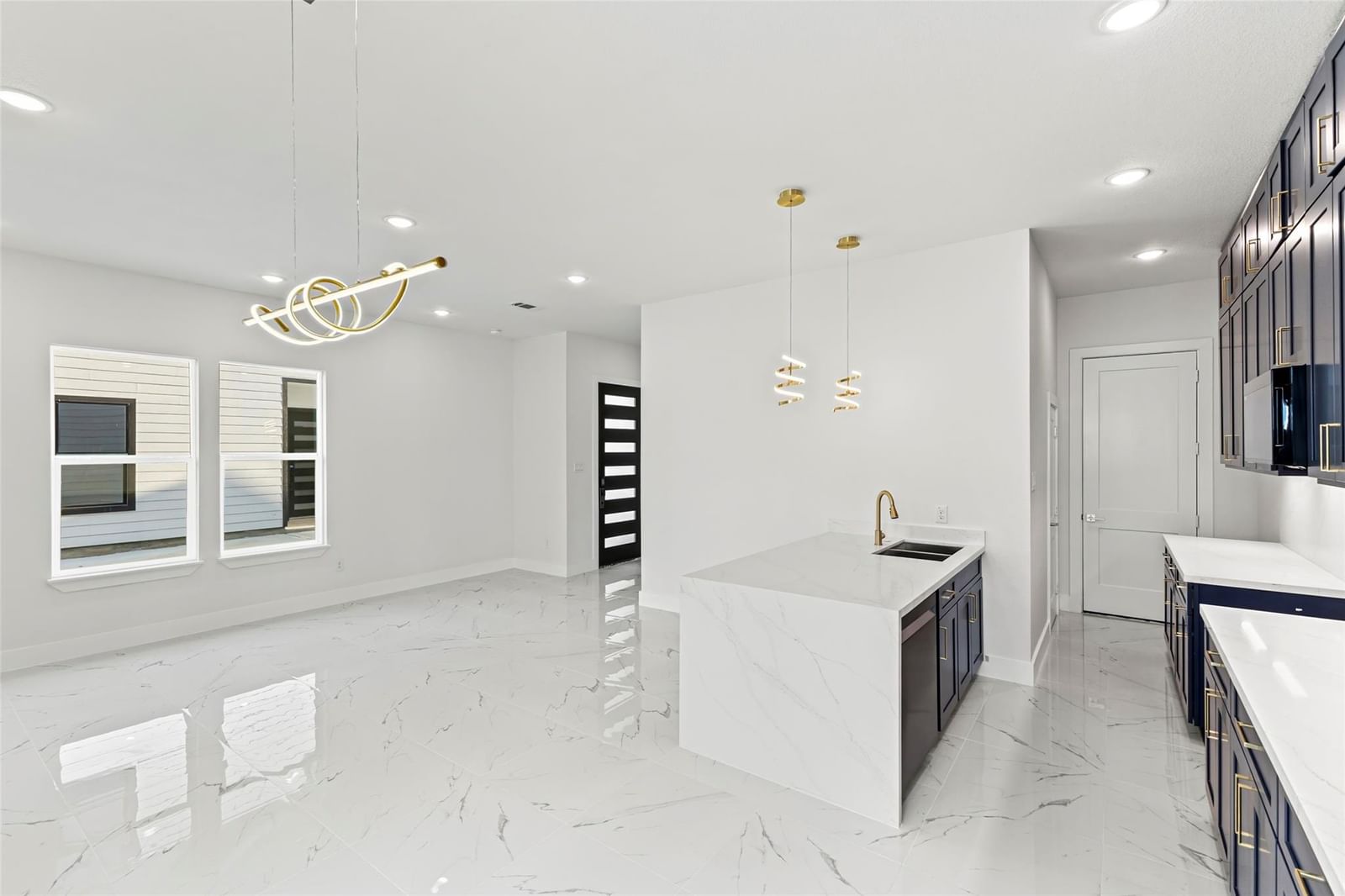7550 Dyer Street — photo 1