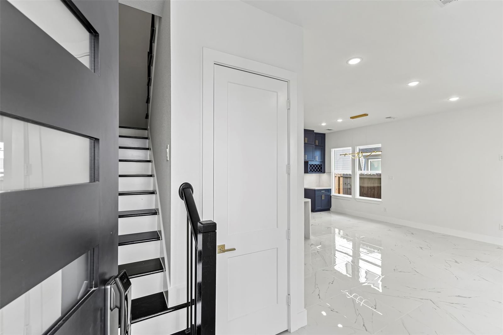 7550 Dyer Street — photo 5