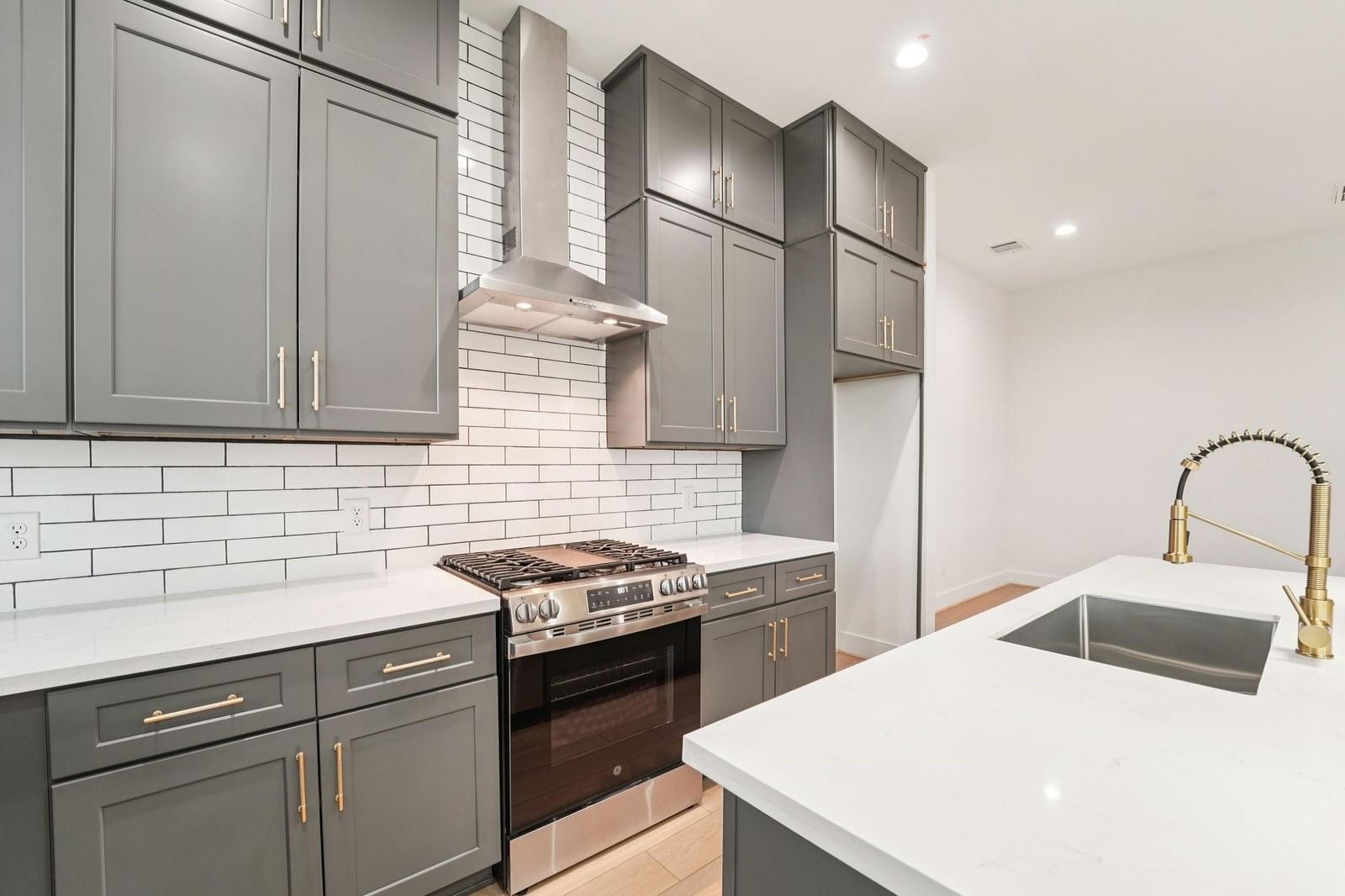 4506 Terry Street — photo 9