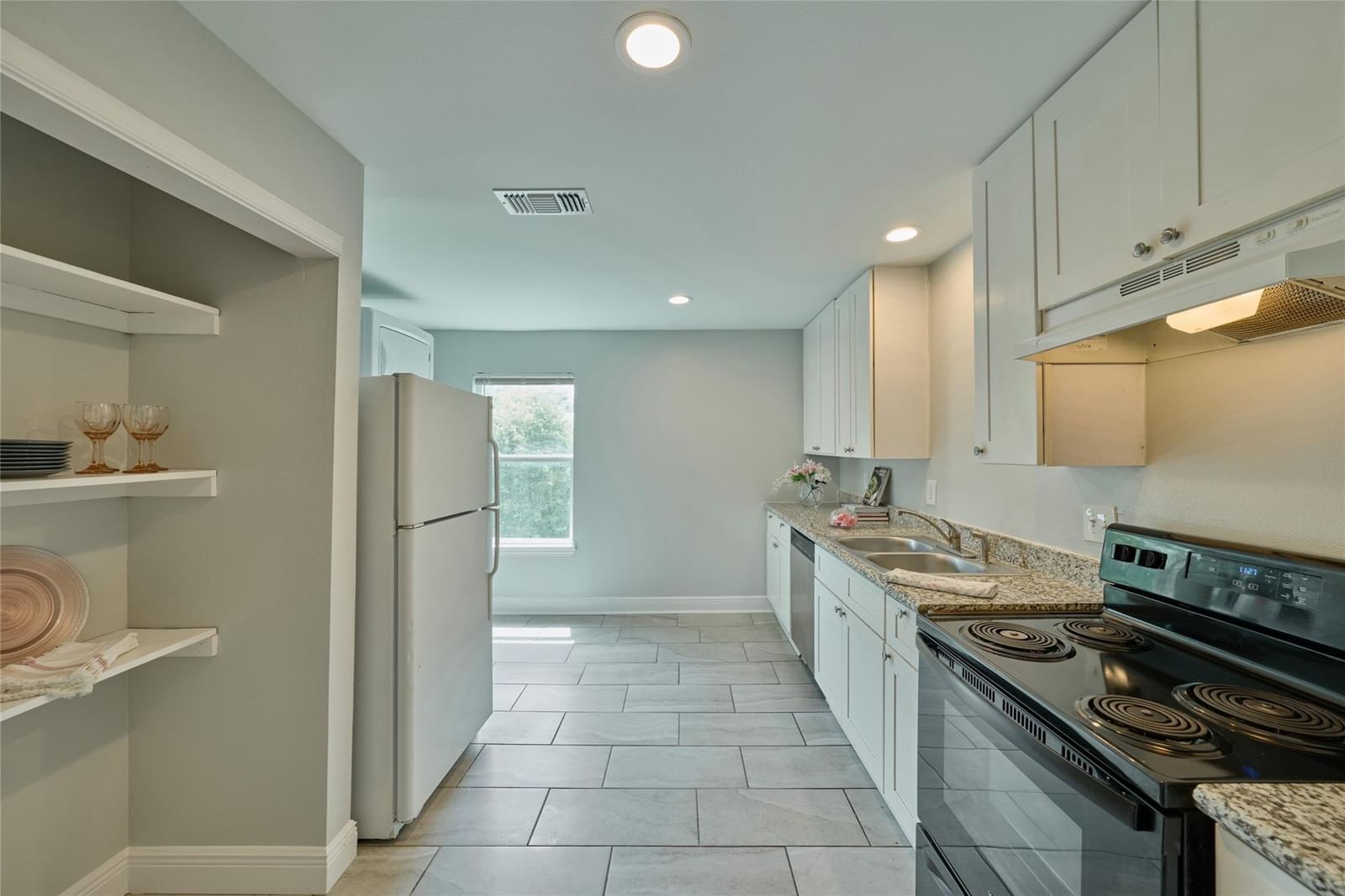 3437 Dennis Street — photo 6