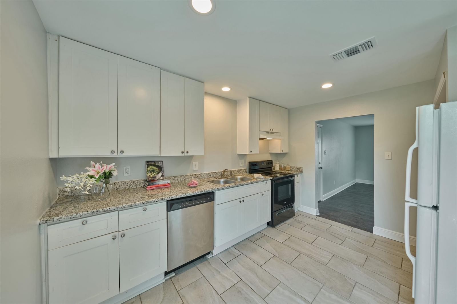 3437 Dennis Street — photo 8