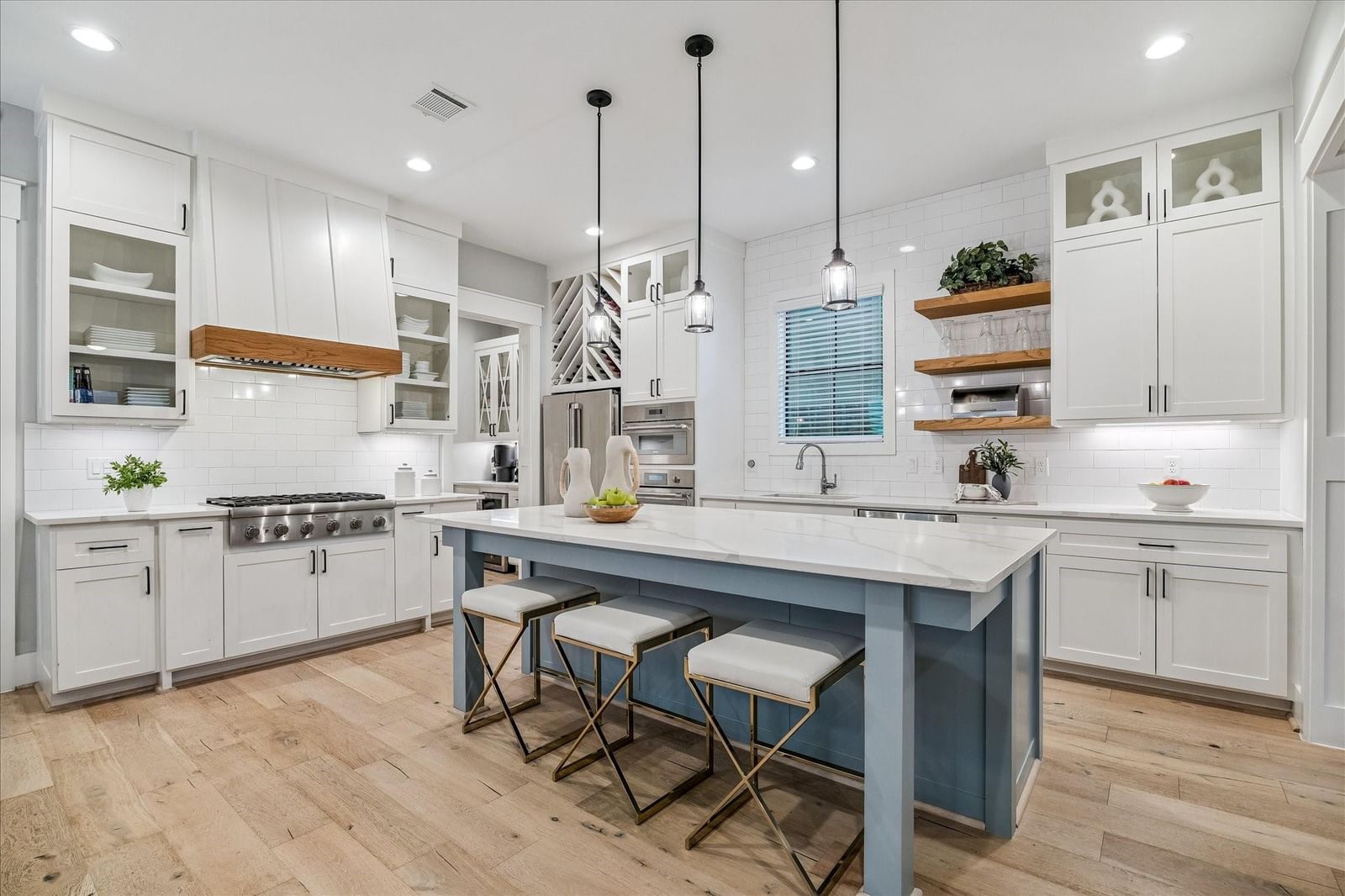 1767 De Milo Drive — photo 2